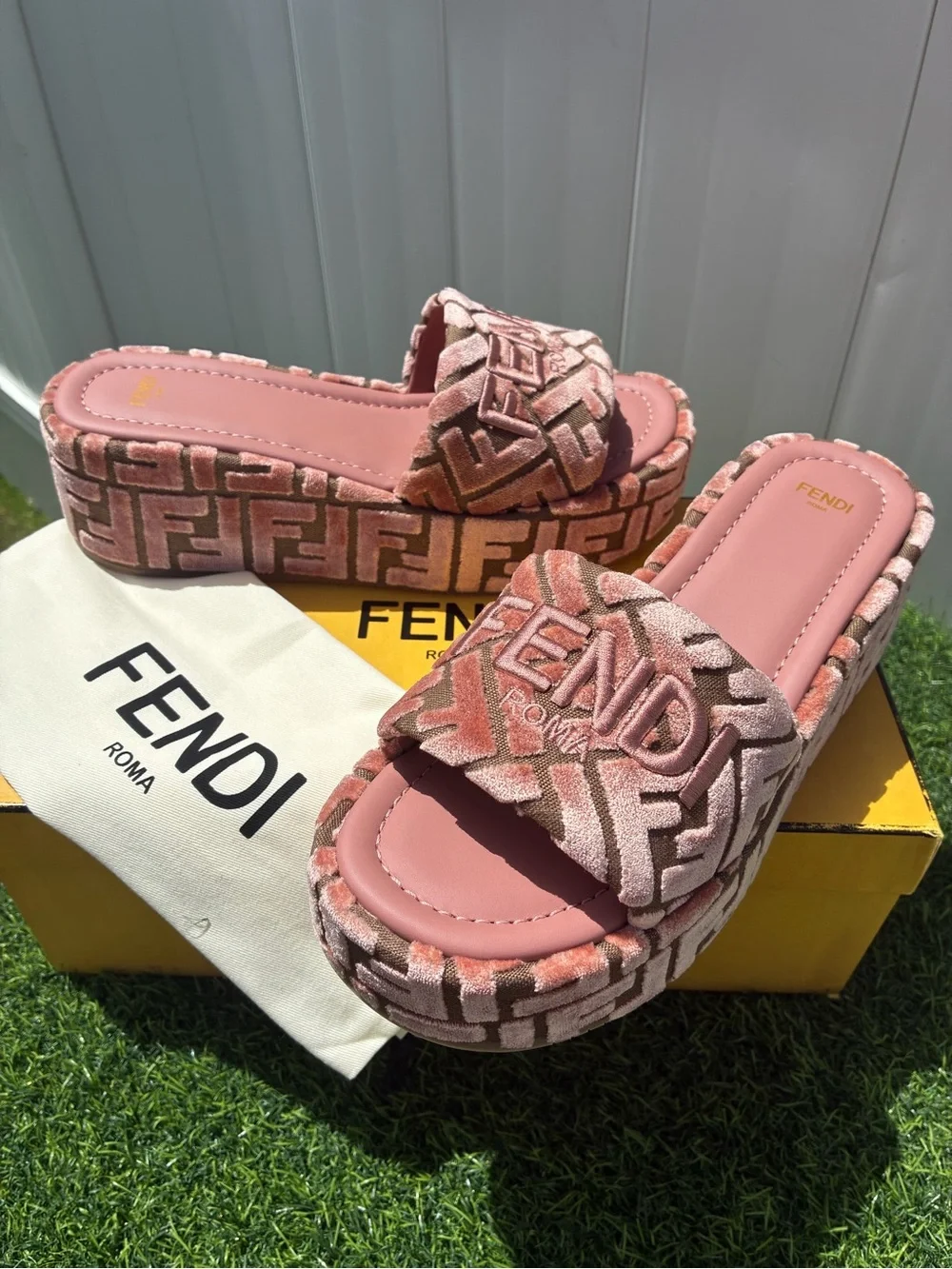 FENDI SUNSHINE PINK FF MONOGRAM PLATFORM SLIDE SANDALS EMBROIDERED LOGO SZ 39.5
